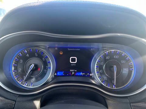 Used 2019 Chrysler 300 Touring L w/ Quick Order Package 22F AWD/4WD image 13