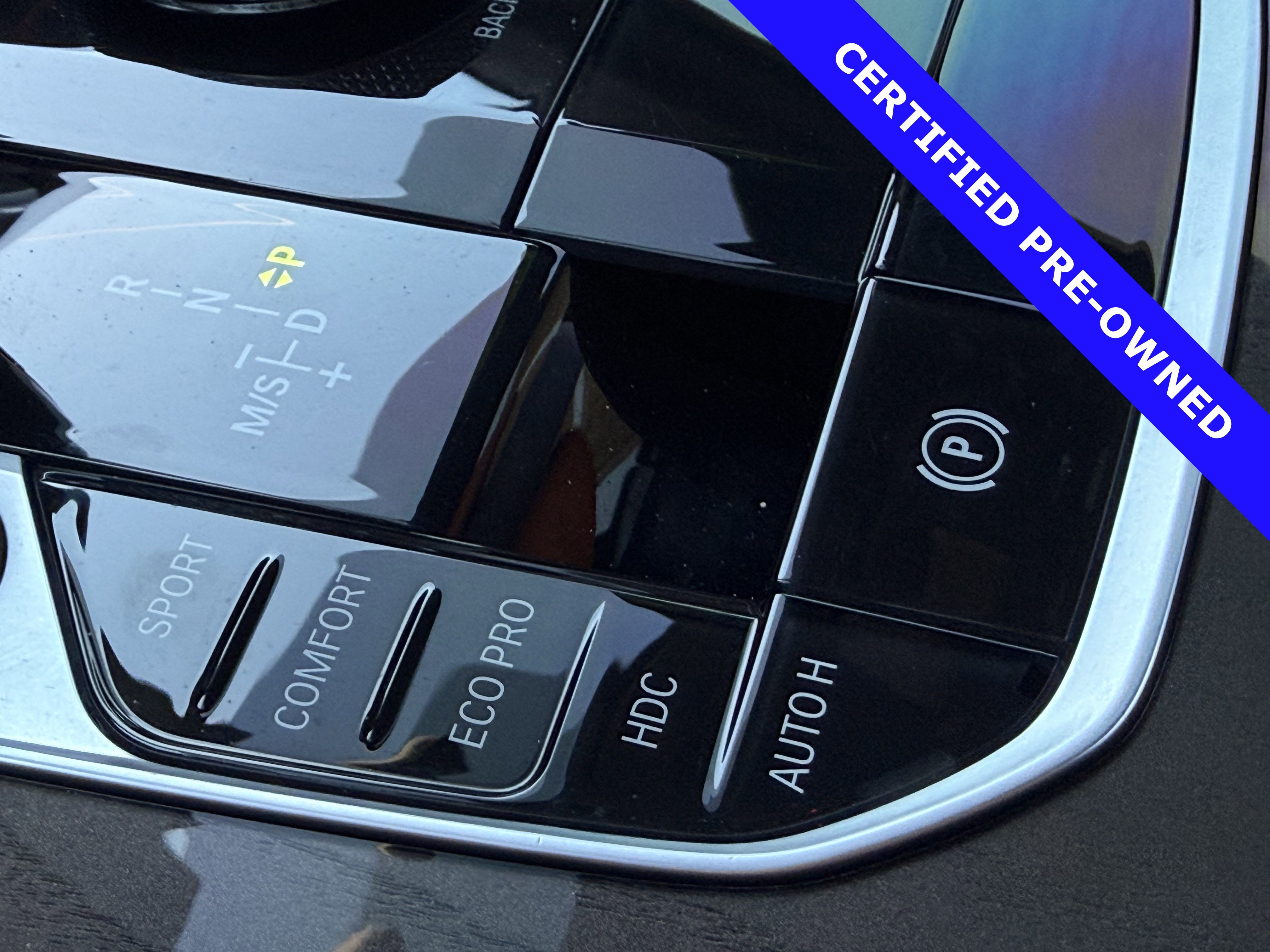 Used 2022 BMW X6 xDrive40i w/ M Sport Package image 31