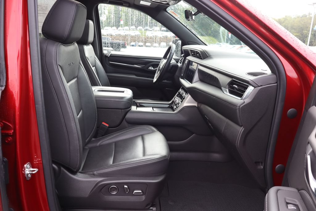 Used 2021 GMC Yukon Denali w/ Denali Premium Package AWD/4WD image 23
