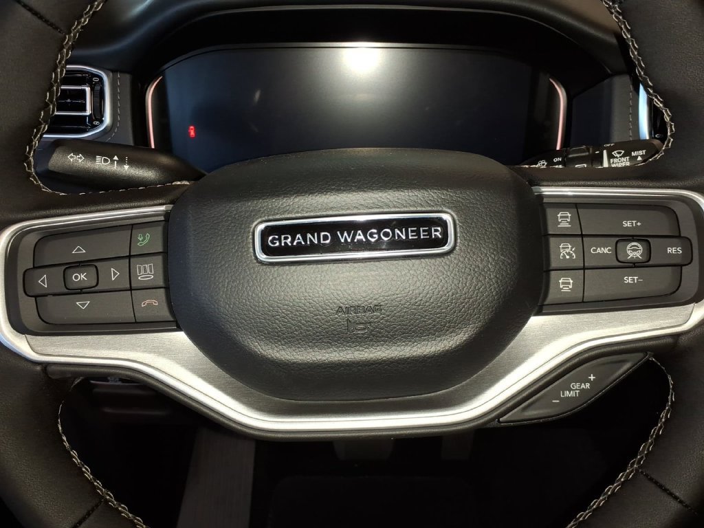 New 2026 Jeep Grand Wagoneer L Limited AWD/4WD image 9