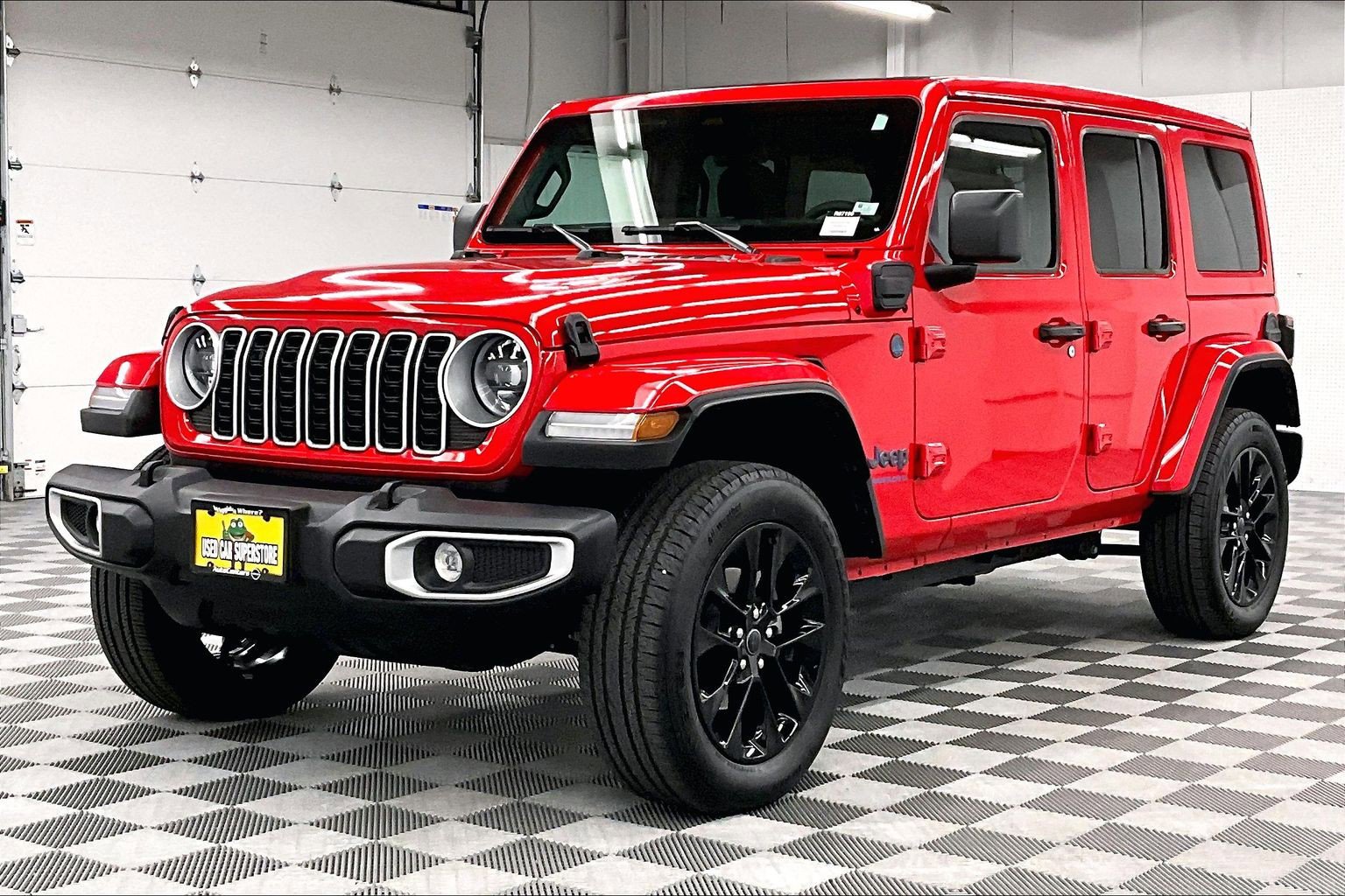 Used 2025 Jeep Wrangler Unlimited Sahara w/ Safety Group AWD/4WD image 13