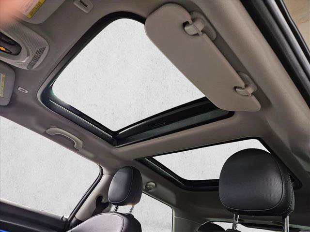 Used 2024 MINI Cooper 2-Door Hardtop FWD image 16