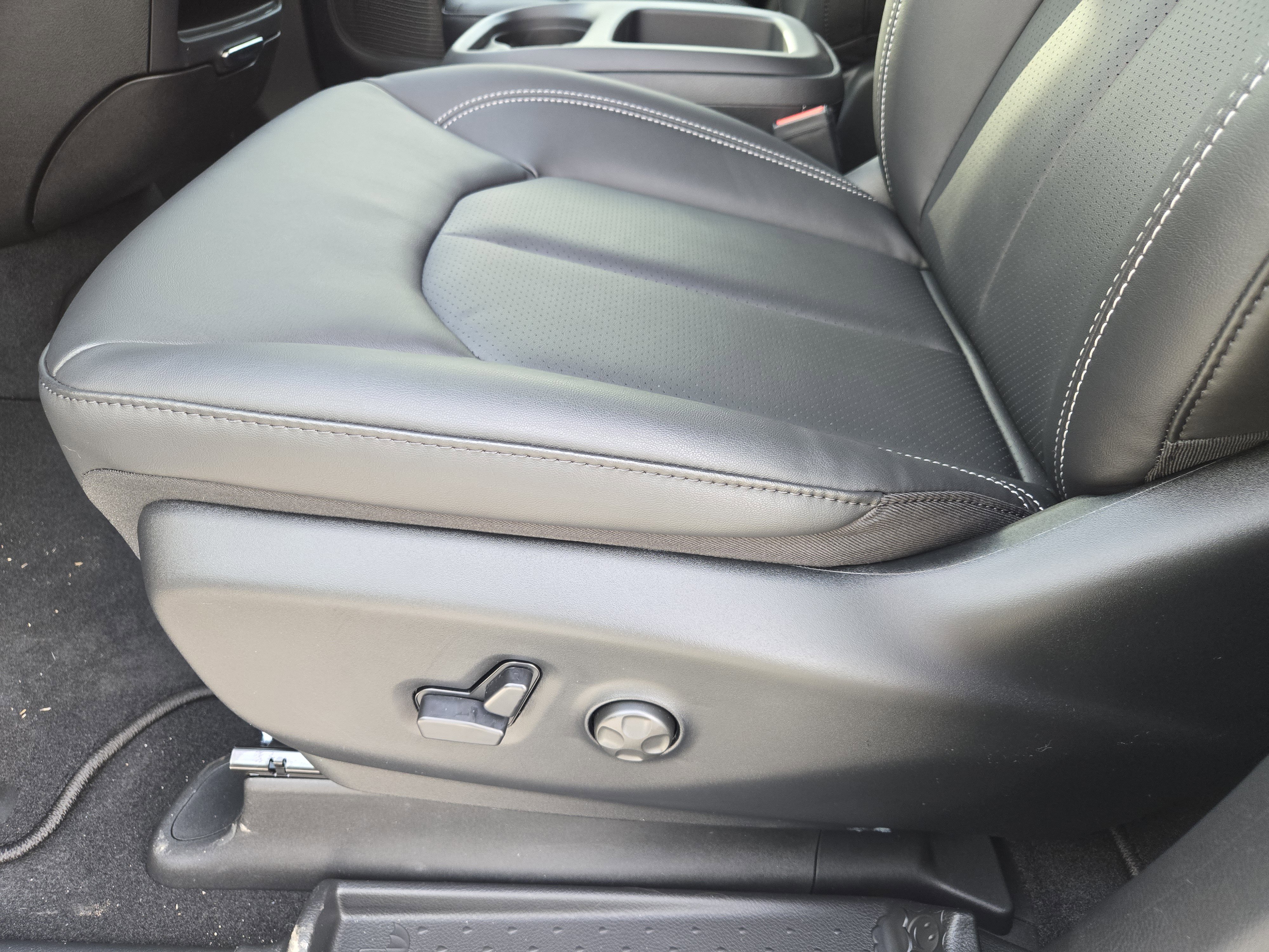 New 2026 Chrysler Pacifica Select image 18