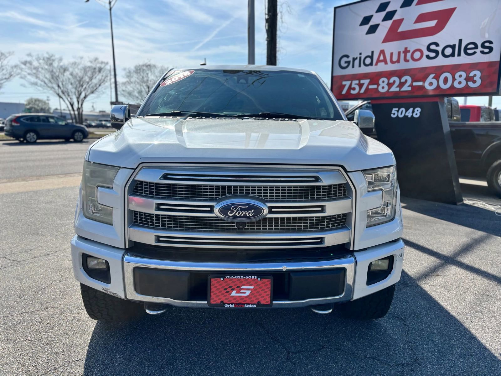 Used 2016 Ford F150 Platinum w/ Equipment Group 701A Luxury AWD/4WD image 9