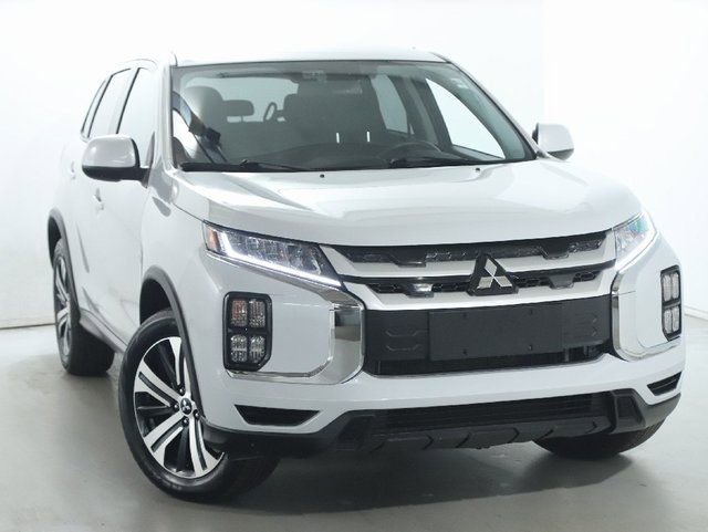 Used 2025 Mitsubishi Outlander Sport AWD image 2