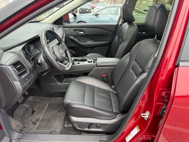 Used 2024 Nissan Rogue SV w/ SV Premium Package image 17