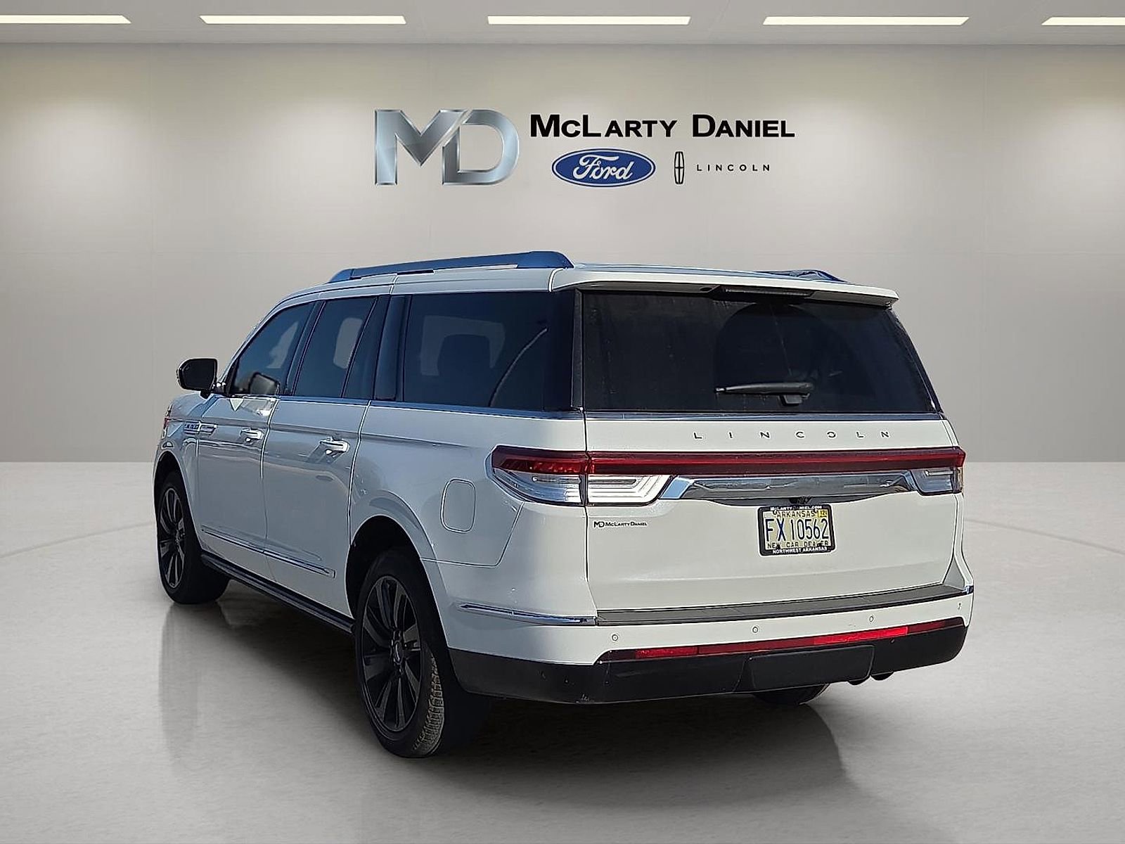 Used 2024 Lincoln Navigator L Reserve image 4