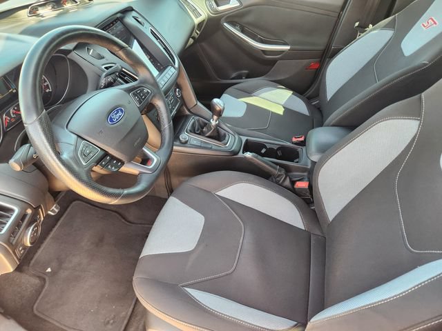 Used 2017 Ford Focus ST FWD image 13