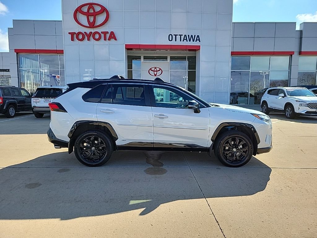 Used 2024 Toyota RAV4 XSE w/ Weather Package image 4