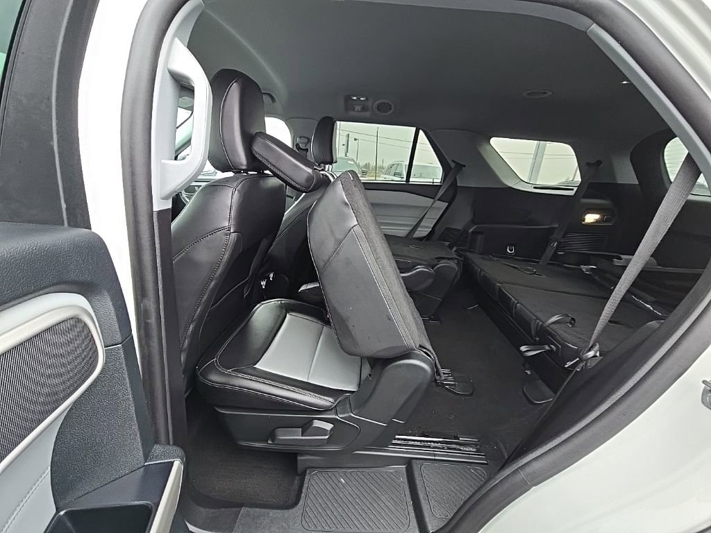 Used 2023 Ford Explorer XLT w/ Equipment Group 202A image 38