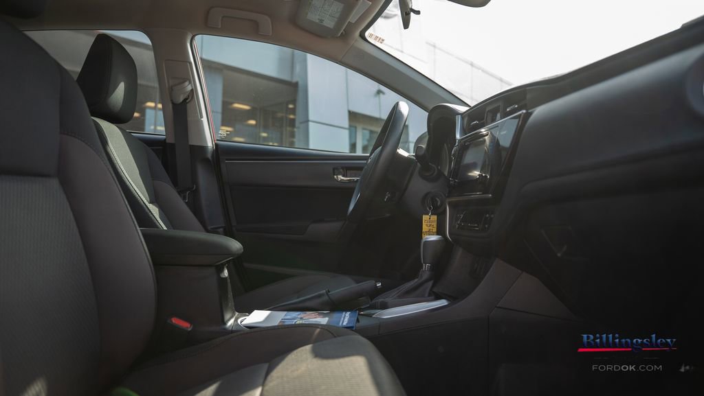 Used 2017 Toyota Corolla LE image 10