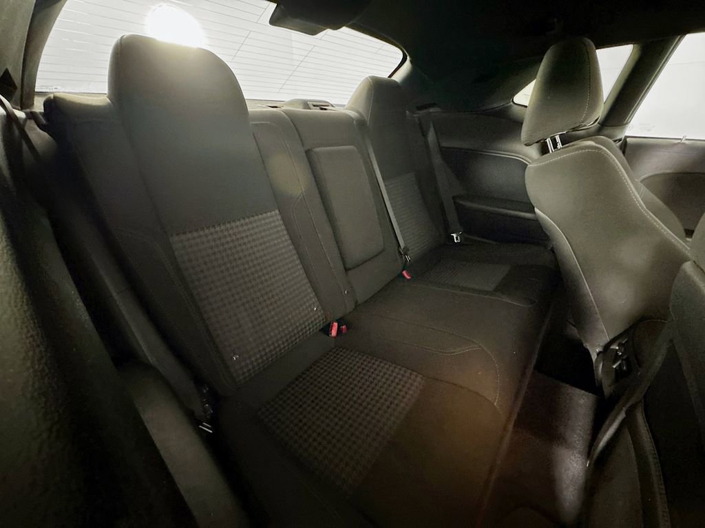 Used 2017 Dodge Challenger SXT image 31