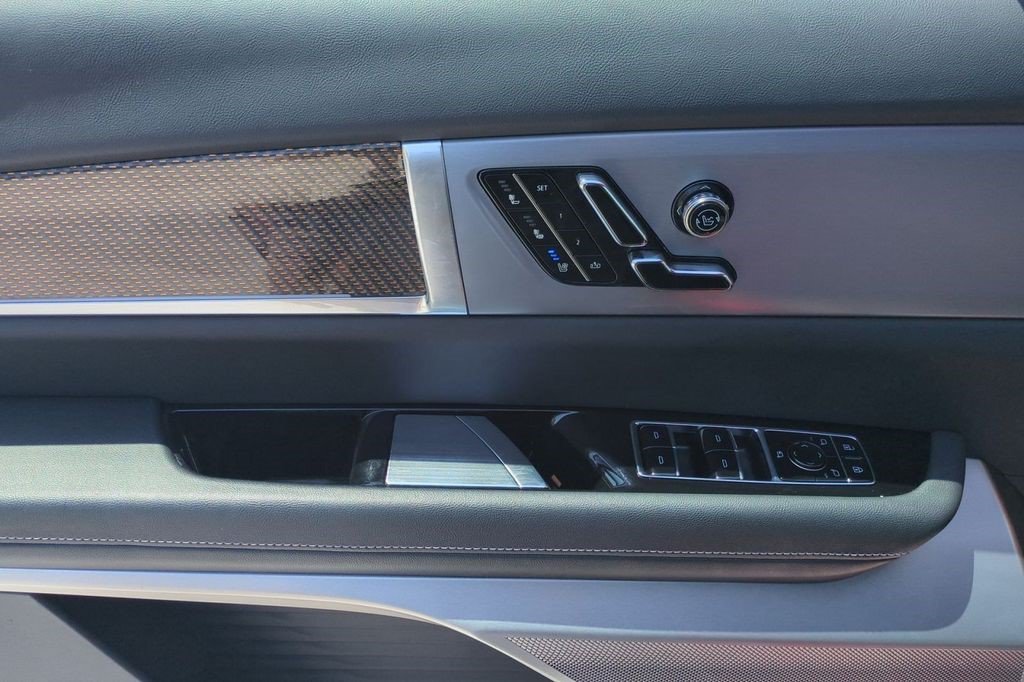 Certified 2026 Cadillac Vistiq Premium Luxury AWD/4WD image 25