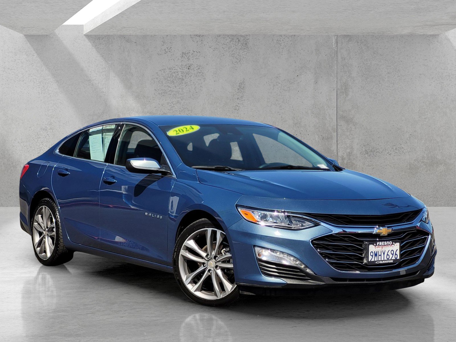 Used 2024 Chevrolet Malibu LT image 1