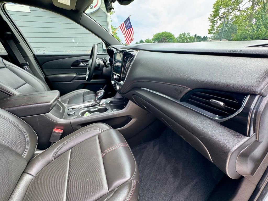 Used 2023 Chevrolet Traverse RS image 23