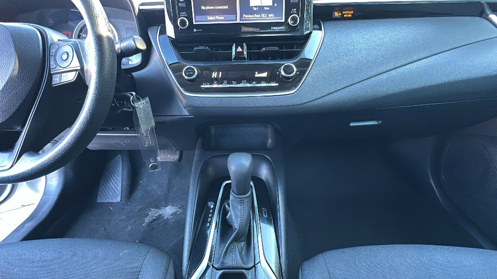 Used 2022 Toyota Corolla LE image 21