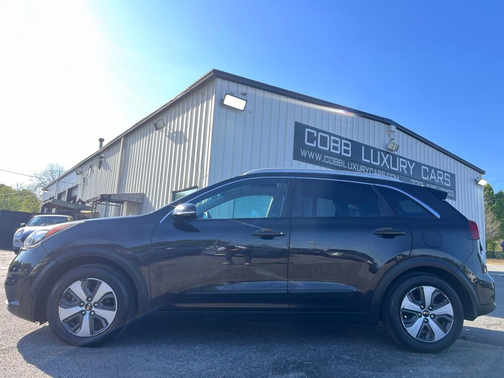 Used 2017 Kia Niro EX image 9