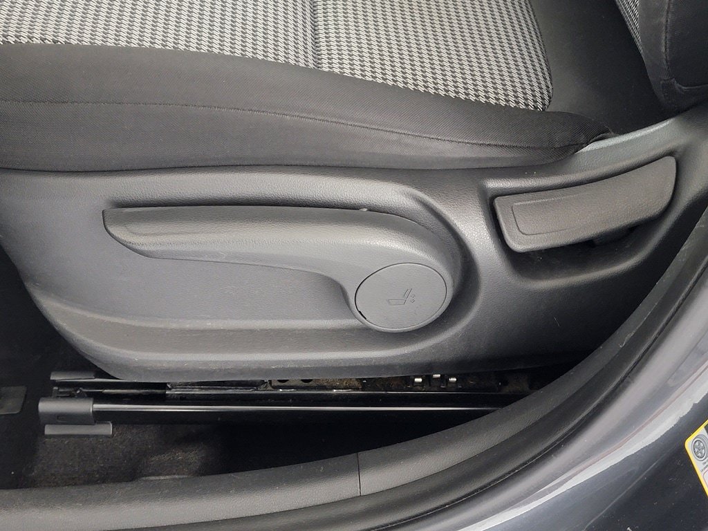 Used 2021 Hyundai Kona SE FWD image 15