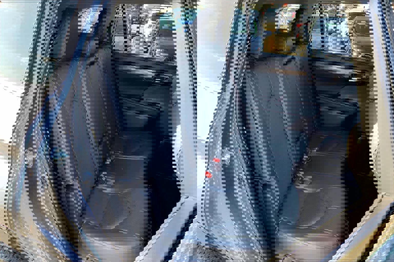 Used 2023 Toyota Highlander Limited image 19