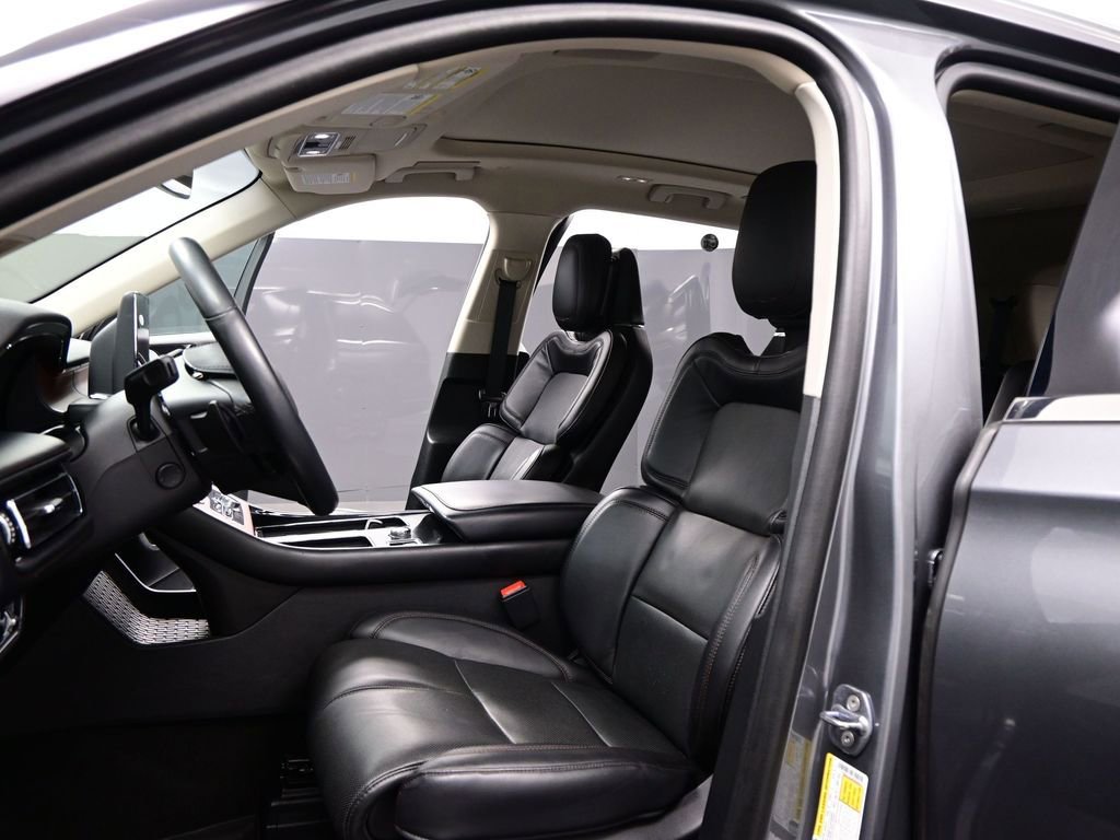 Used 2023 Lincoln Aviator Reserve w/ Equipment Group 201A AWD/4WD image 9
