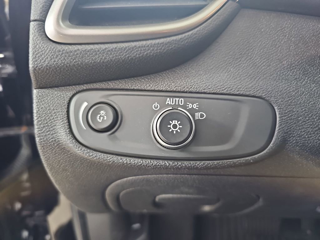 Used 2019 Chevrolet Trax LS w/ LPO, Cargo Package AWD/4WD image 30