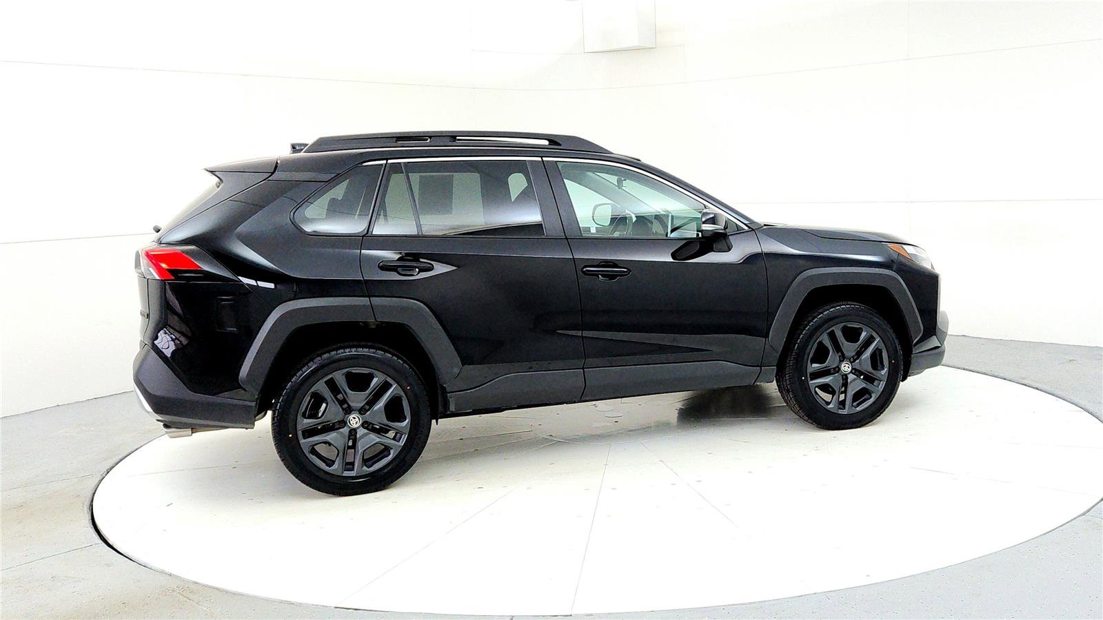 Used 2024 Toyota RAV4 Adventure image 6