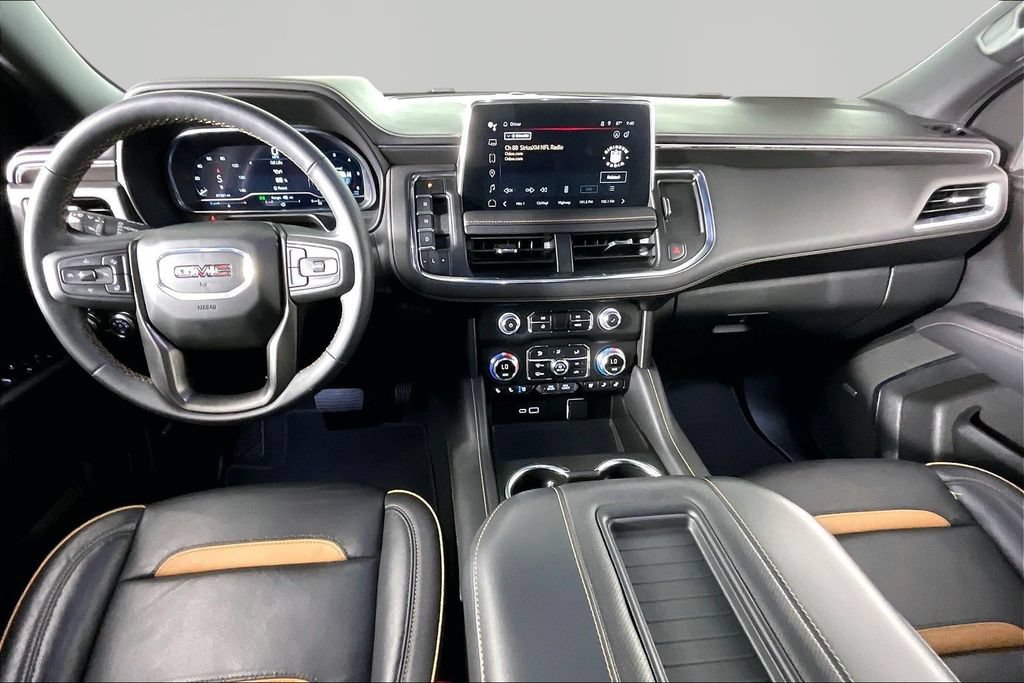 Used 2024 GMC Yukon AT4 w/ AT4 Premium Package AWD/4WD image 7