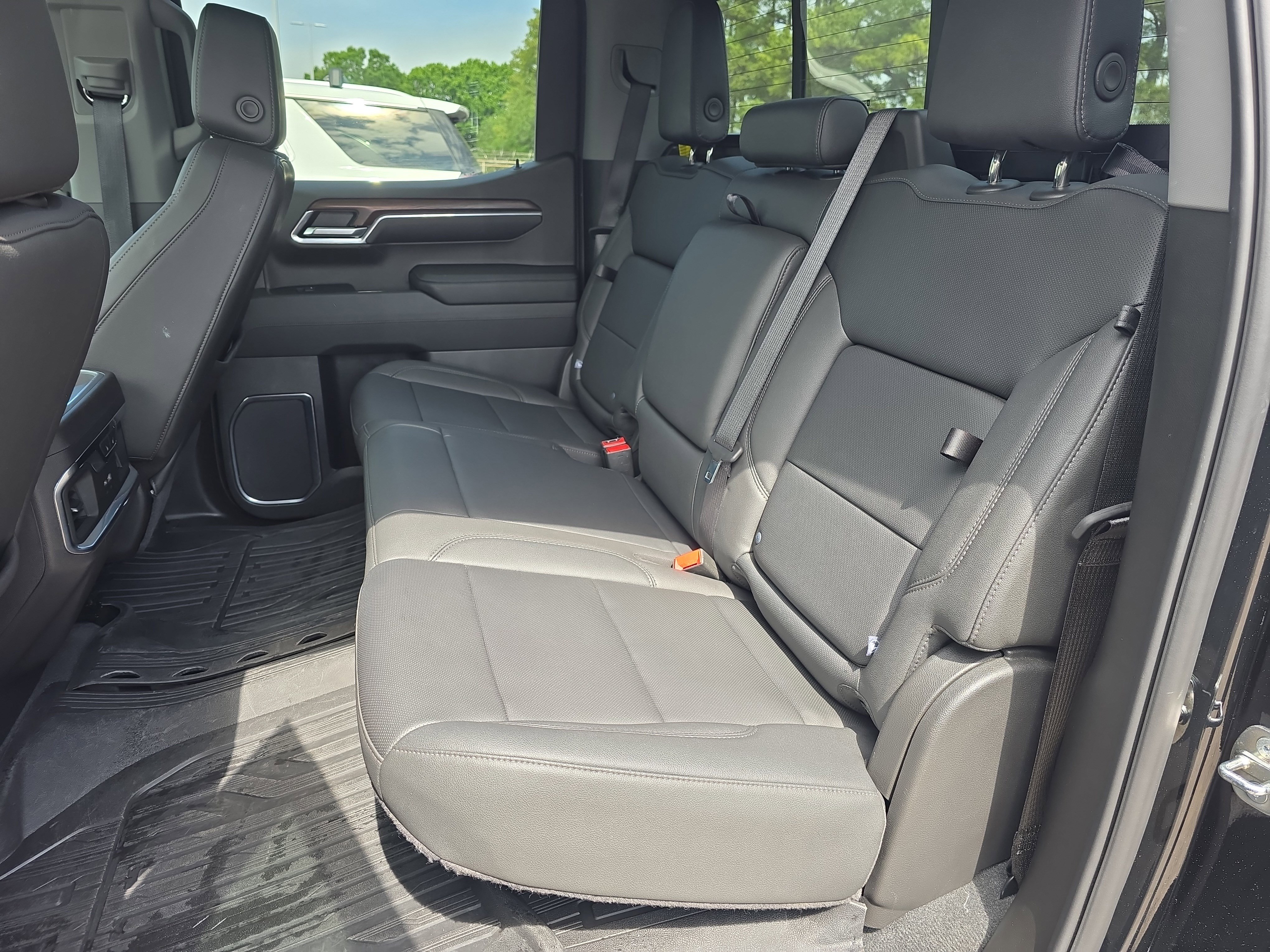 Used 2024 GMC Sierra 1500 SLT w/ SLT Premium Plus Package AWD/4WD image 13
