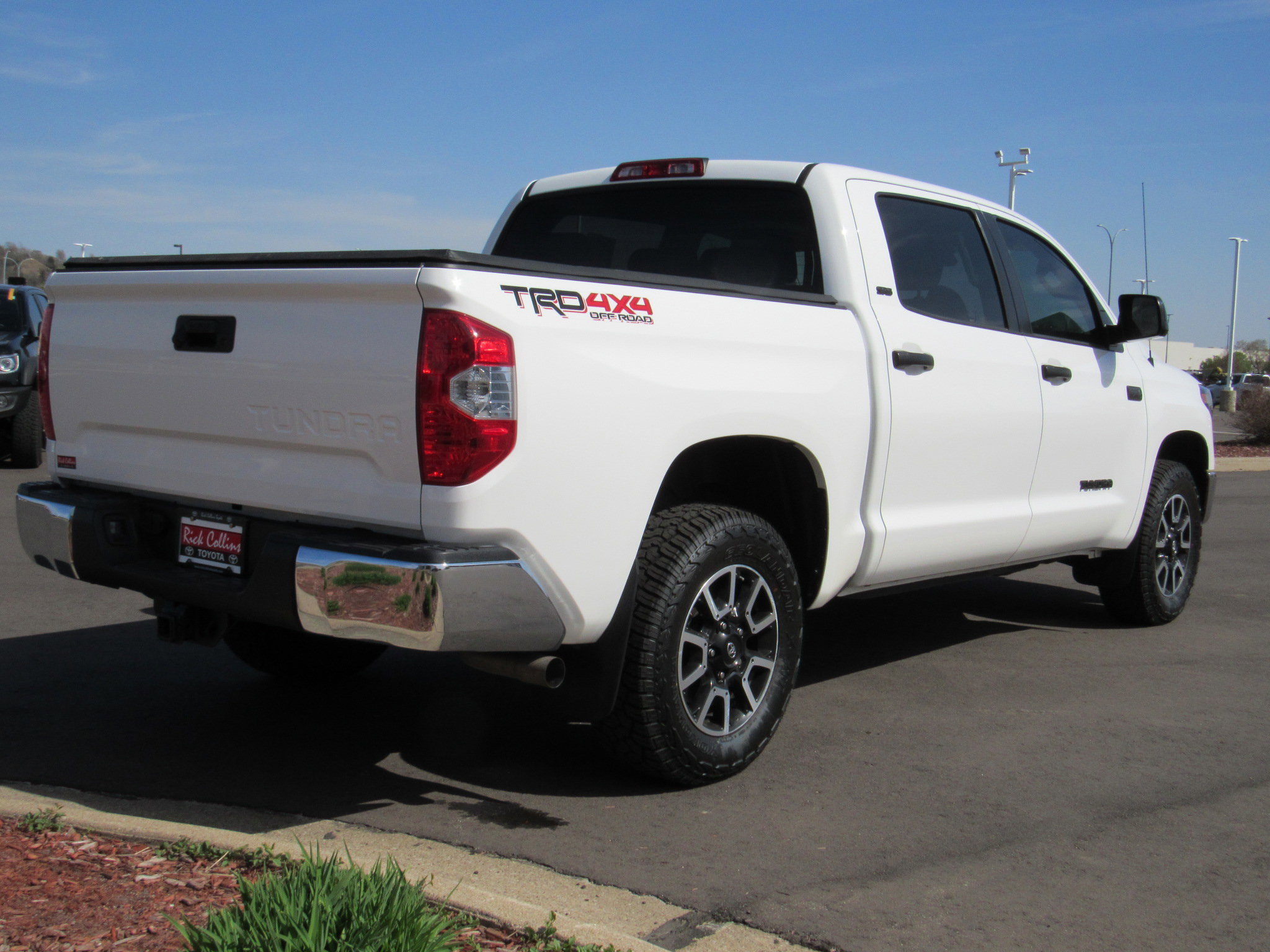 Used 2019 Toyota Tundra SR5 w/ TRD Off Road Package image 6