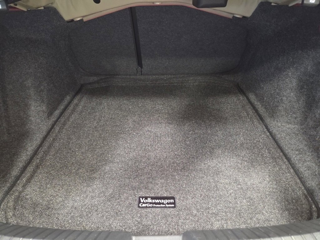 Used 2025 Volkswagen Jetta SE w/ Sunroof Package image 14