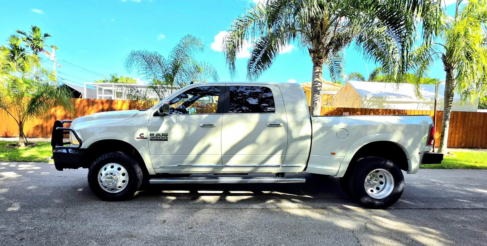 Used 2017 RAM 3500 Laramie Longhorn AWD/4WD image 12