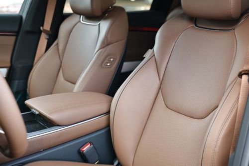 New 2026 Genesis GV70 2.5T Advanced image 24