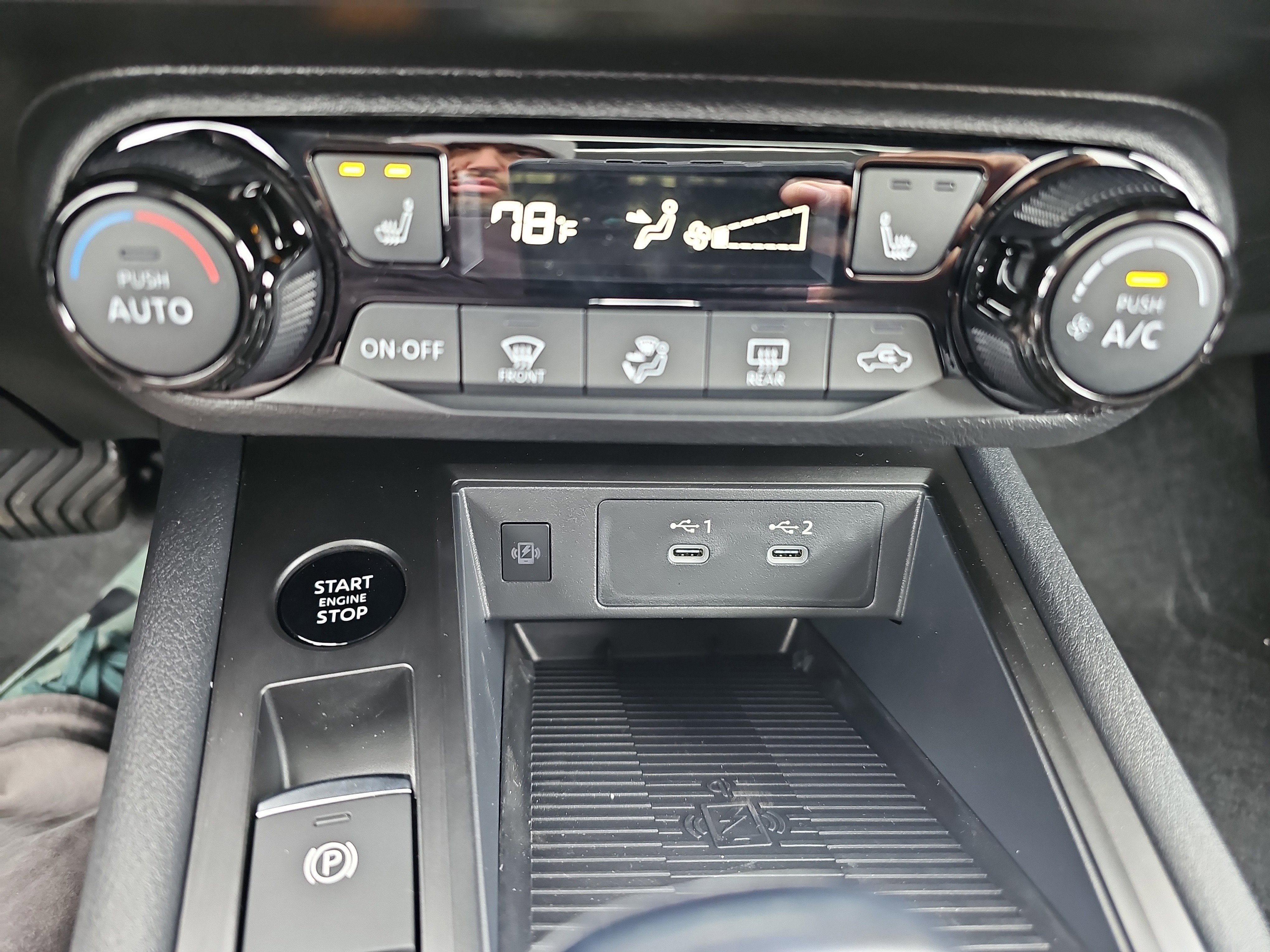 New 2026 Nissan Kicks SV w/ SV Premium Package image 28