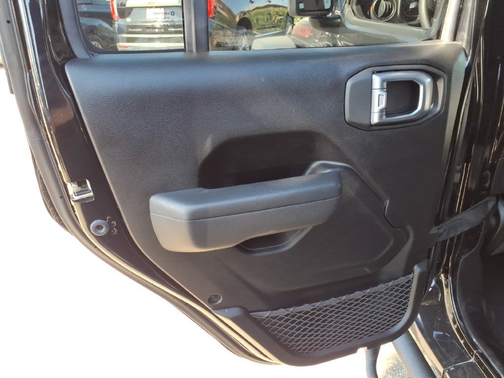 Used 2026 Jeep Wrangler Unlimited Rubicon AWD/4WD image 15
