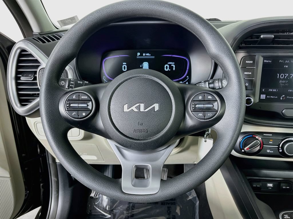 Used 2025 Kia Soul LX FWD image 14