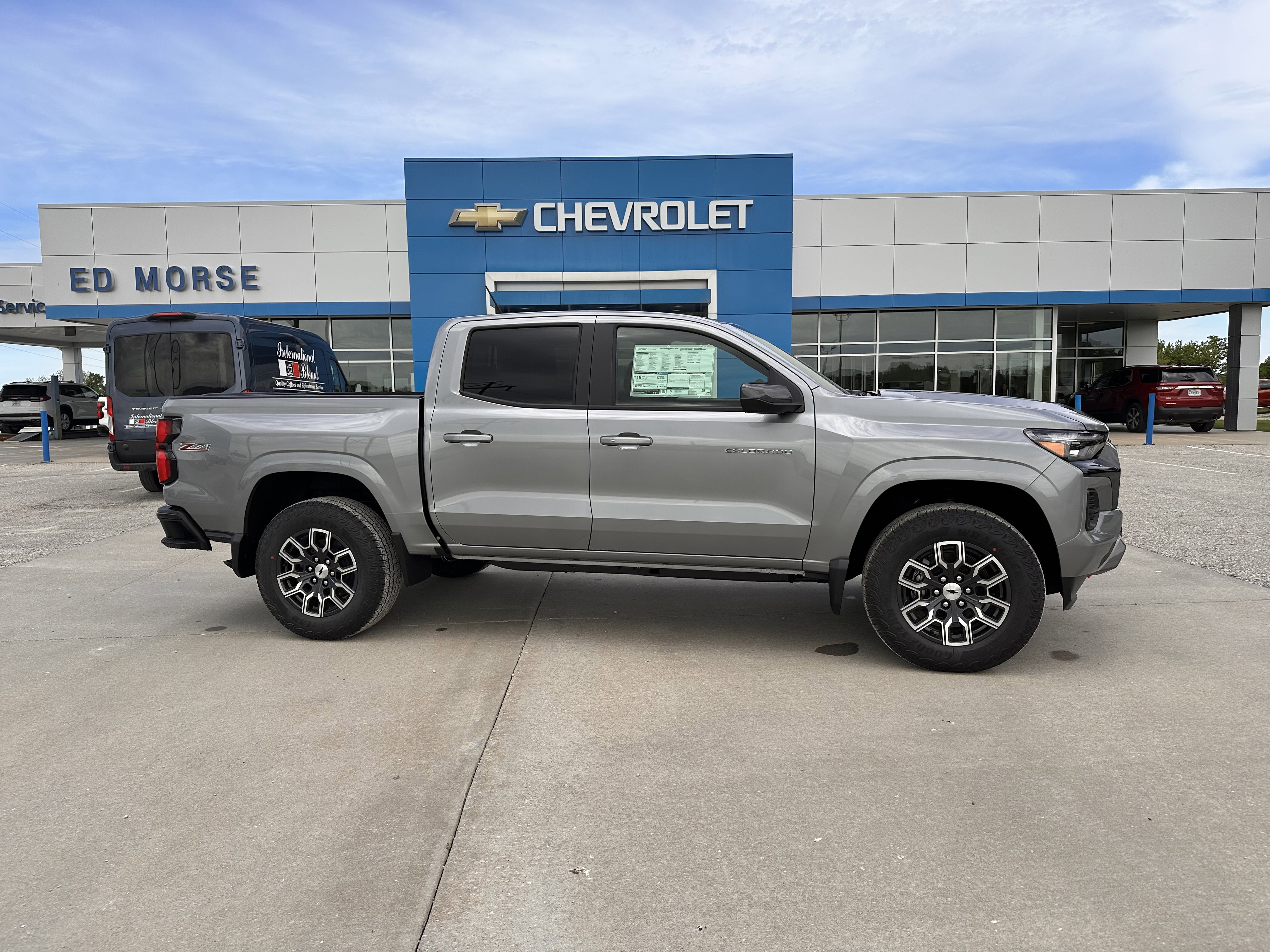 New 2025 Chevrolet Colorado Z71 image 2