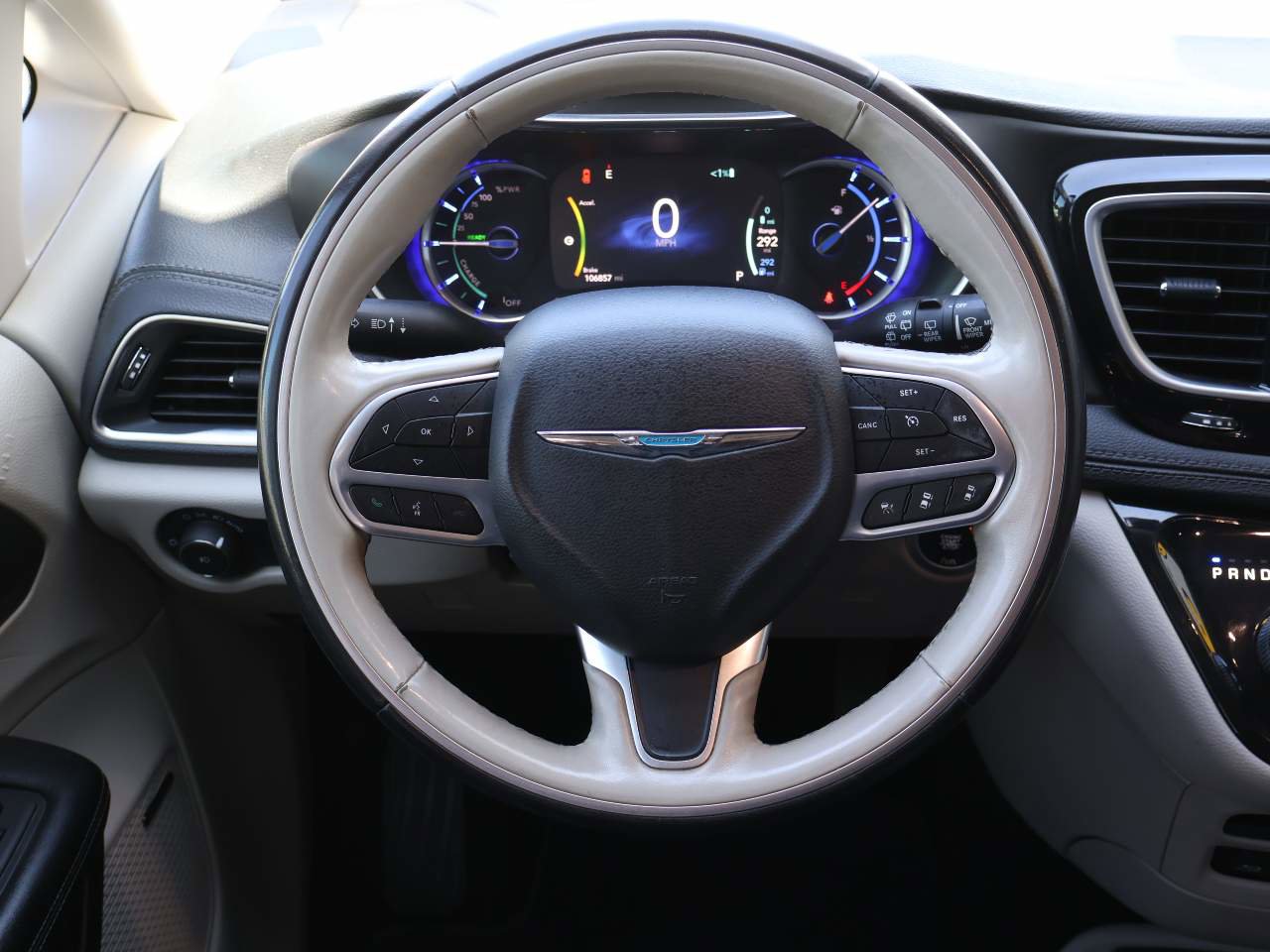 Used 2020 Chrysler Pacifica Limited w/ Advanced Safetytec Group FWD image 14