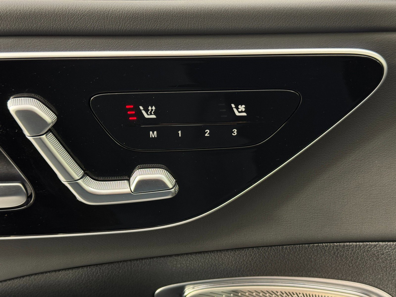 Used 2024 Mercedes-Benz C 63 AMG S image 18