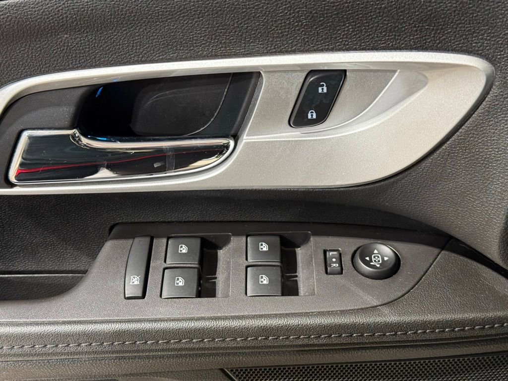 Used 2016 Chevrolet Equinox LTZ w/ Enhanced Convenience Package image 16