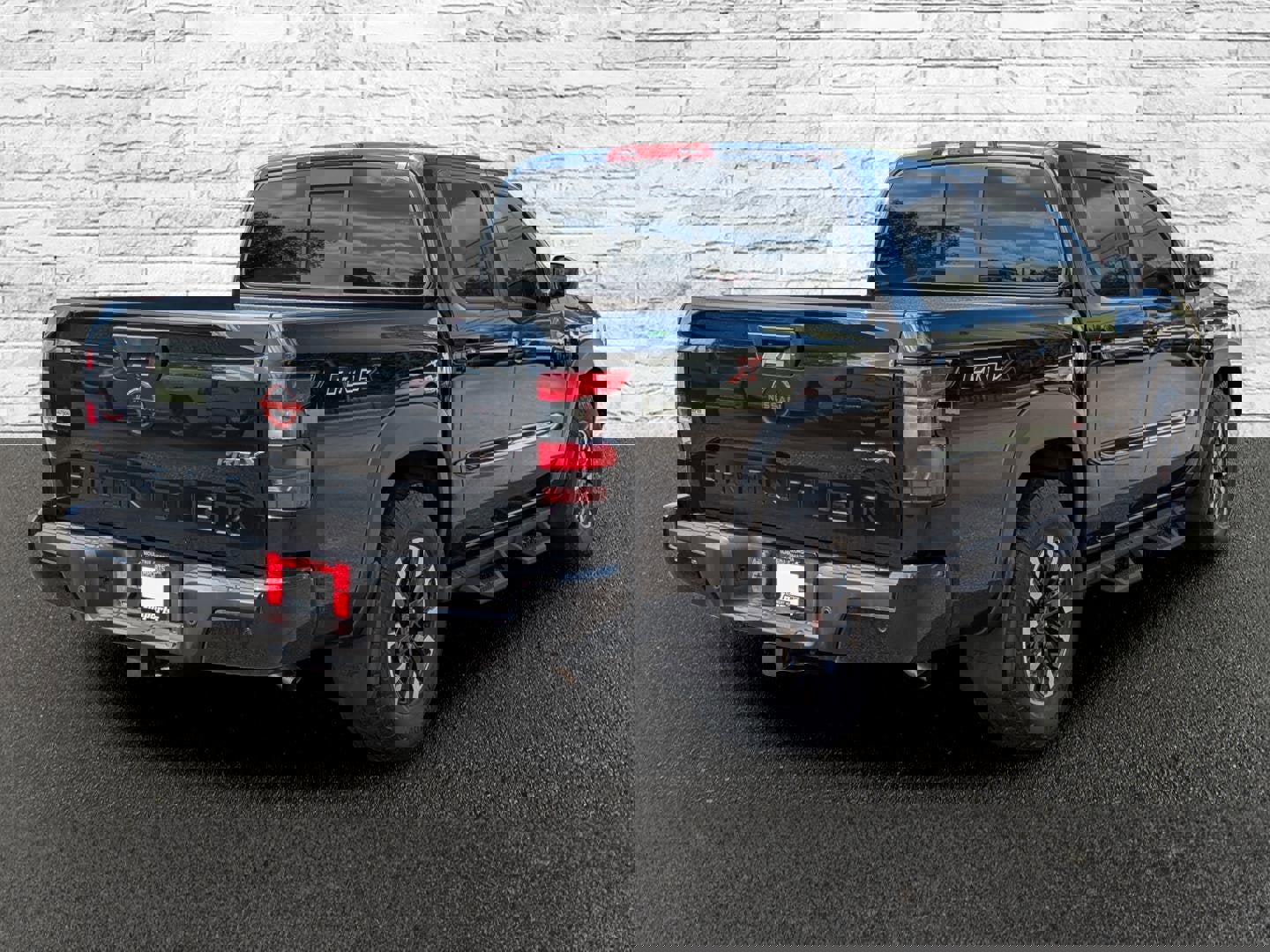 Used 2022 Nissan Frontier Pro-X w/ Technology Package image 6