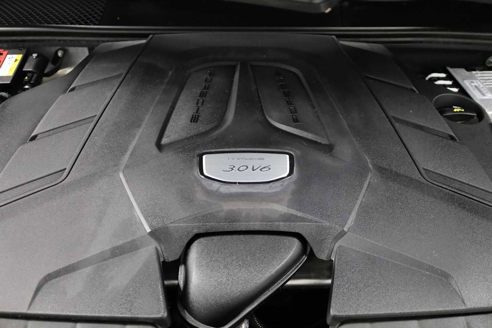 Used 2022 Porsche Cayenne image 49