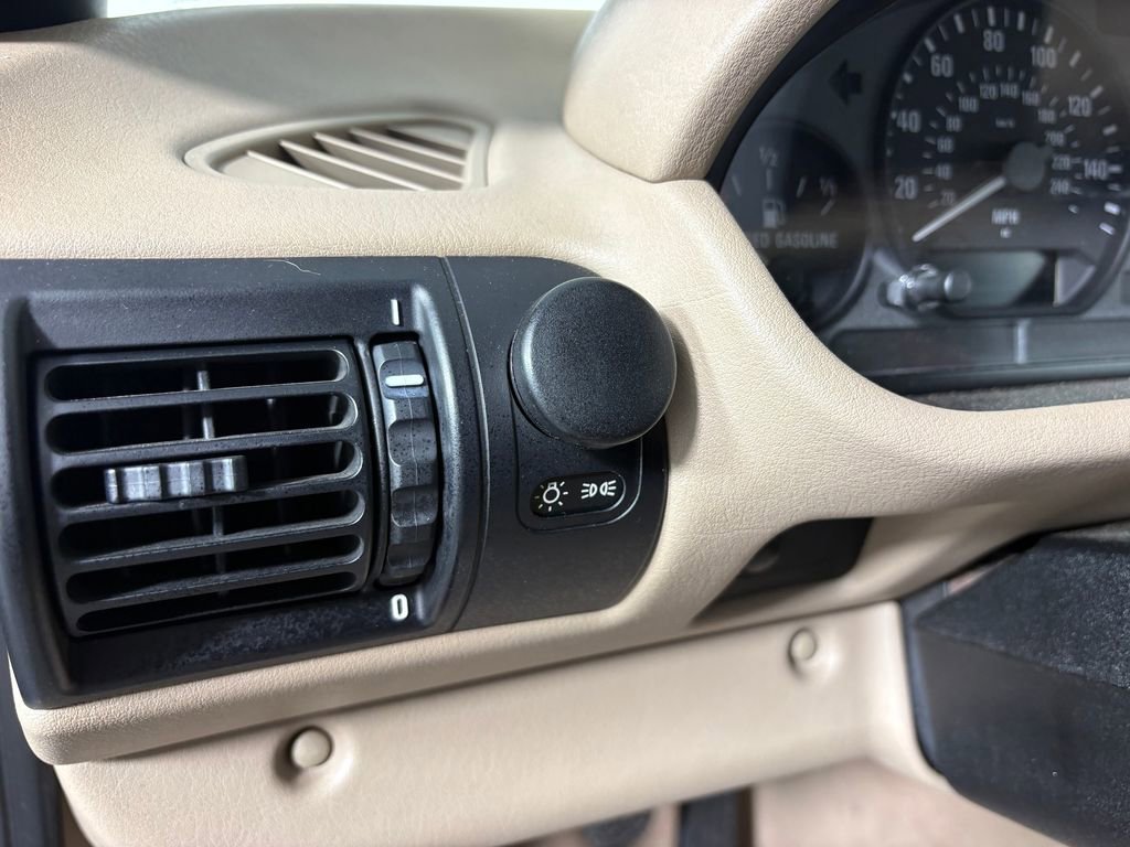 Used 1998 BMW Z3 2.8 RWD image 13