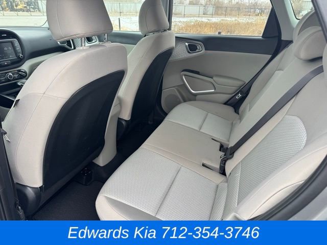 Used 2025 Kia Soul LX image 12