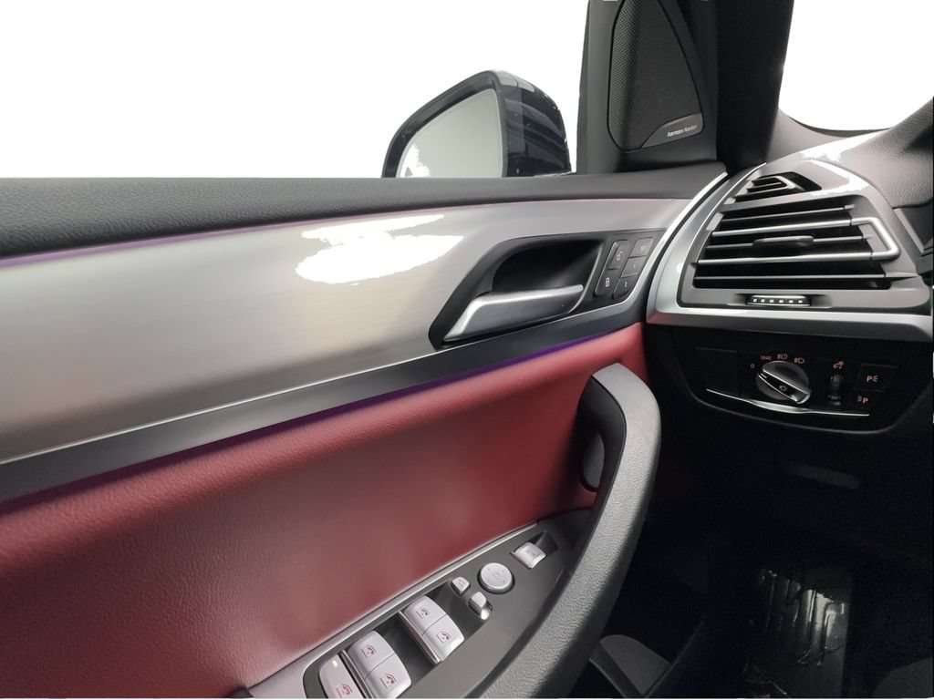 Used 2025 BMW X4 xDrive30i w/ M Sport Package AWD/4WD image 50
