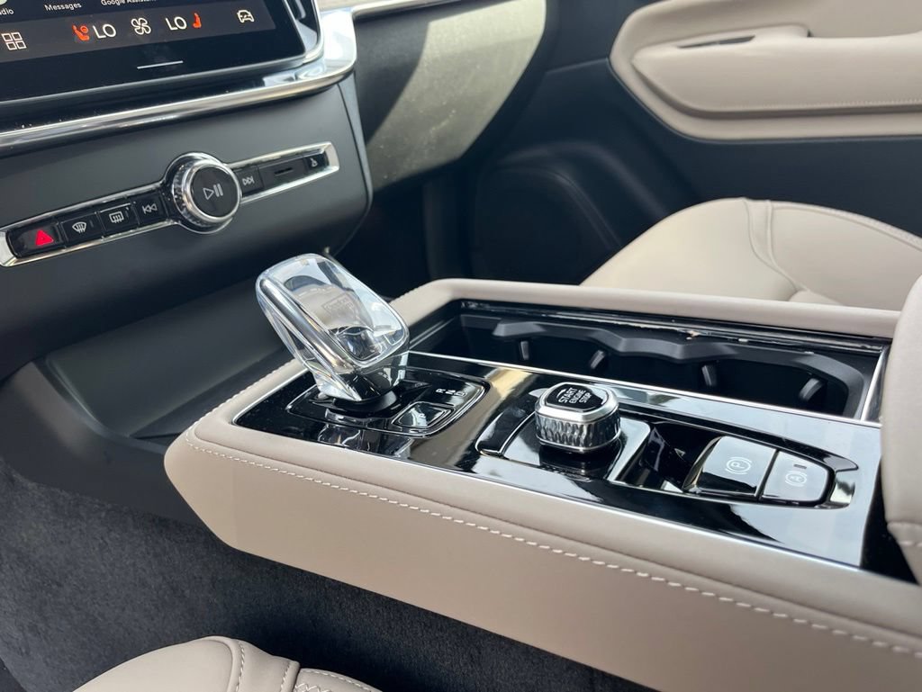 New 2026 Volvo XC90 B5 Core w/ Protection Package AWD/4WD image 13