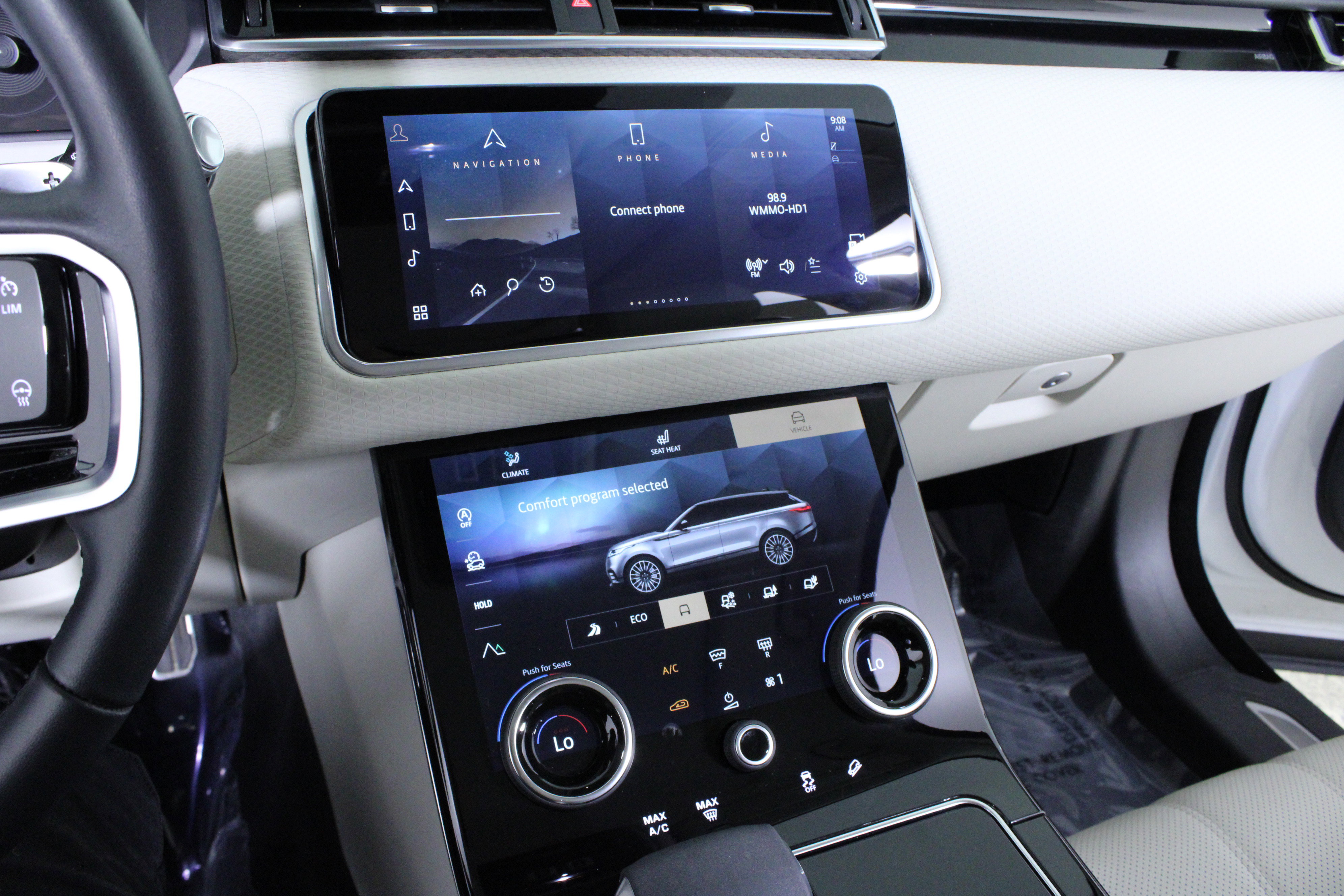 Used 2023 Land Rover Range Rover Velar R-Dynamic S image 26