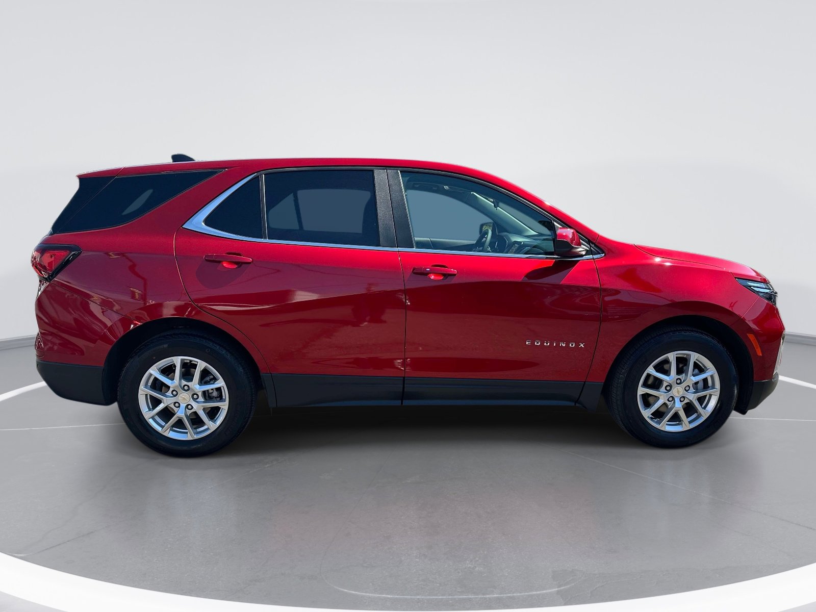 Used 2023 Chevrolet Equinox LT FWD image 4