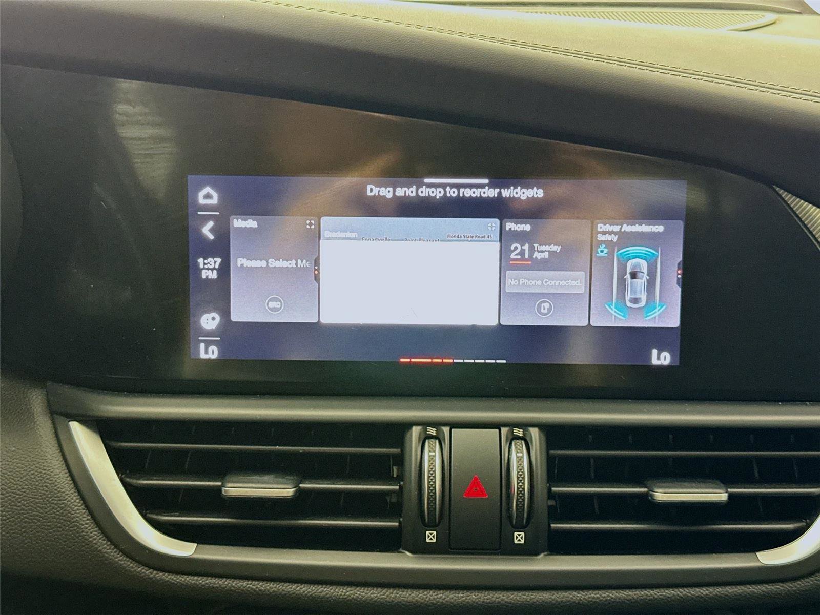 Used 2024 Alfa Romeo Giulia Veloce image 11