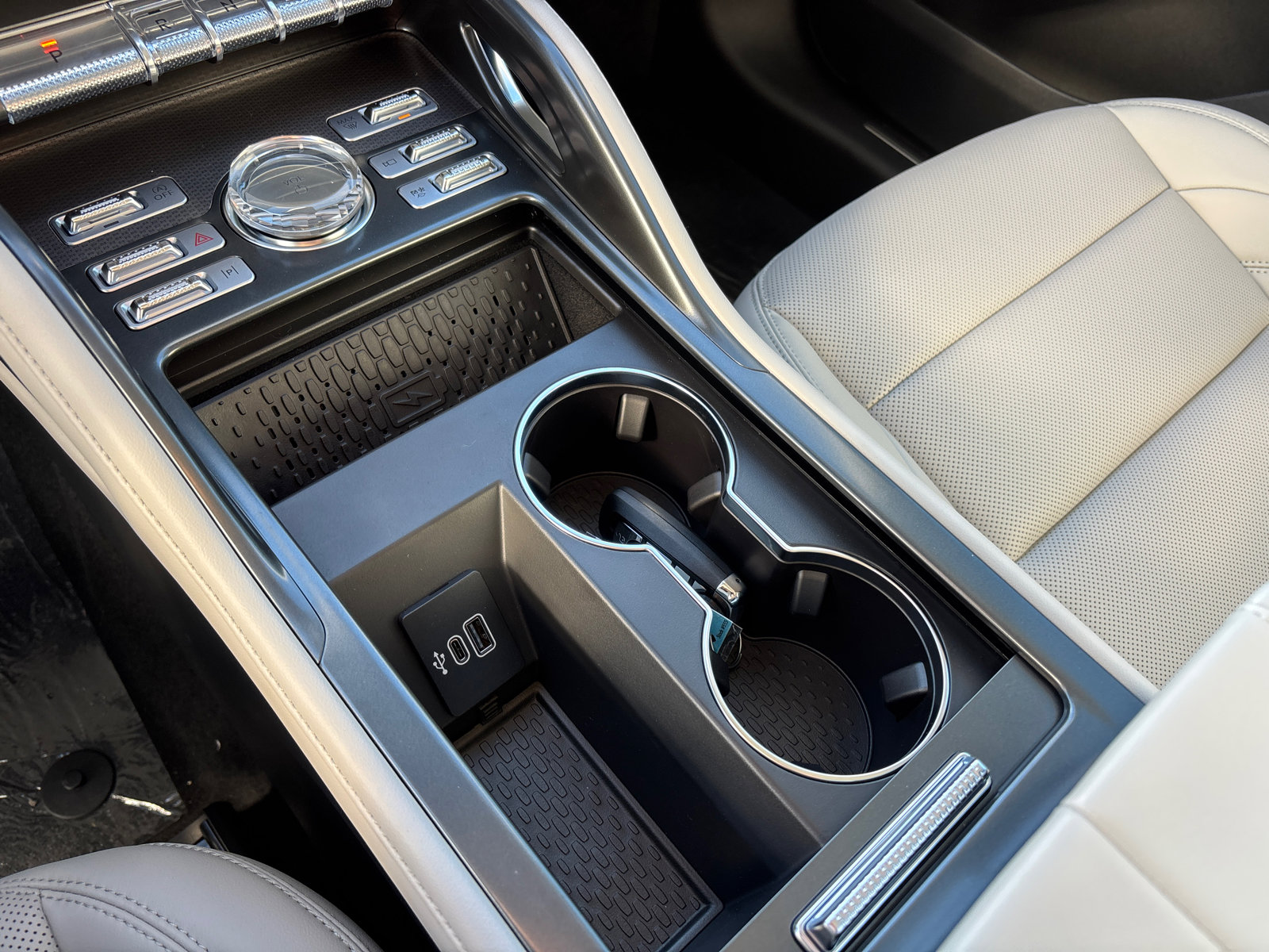 New 2026 Lincoln Nautilus Premier image 25