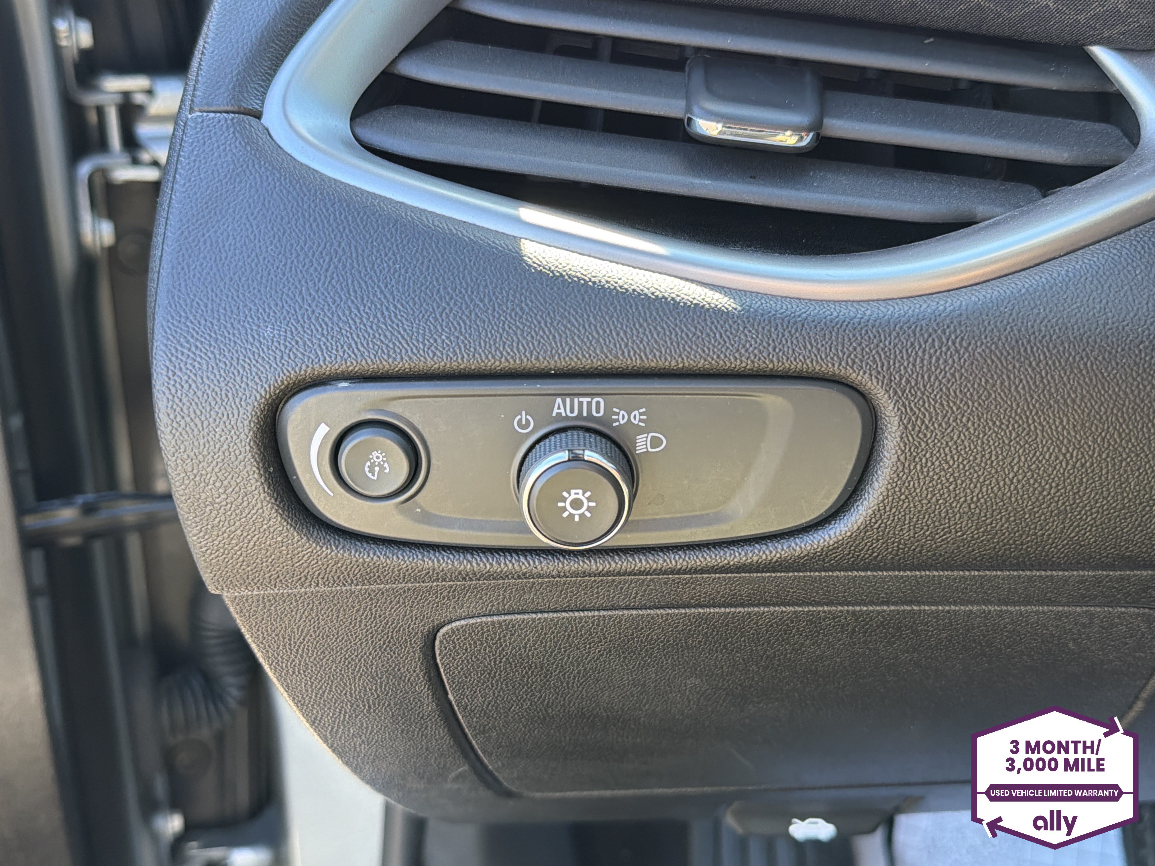 Used 2024 Chevrolet Malibu LT FWD image 15